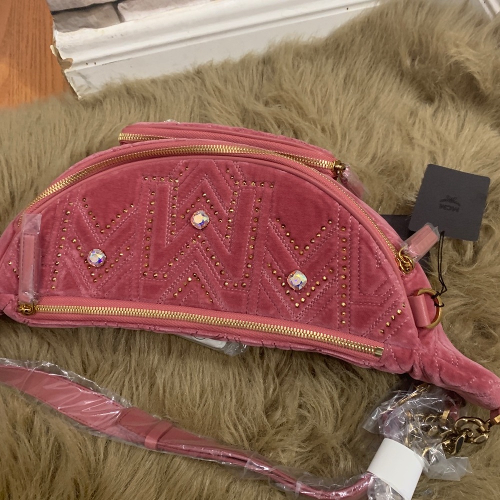 SOLD⛔️Authentic MCM Velvet/leather jeweled zip top Beltbag. - Picture 12 of 15